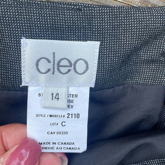 Cleo 2 piece Skirt Set Made In Canada - Picture 9 of 11